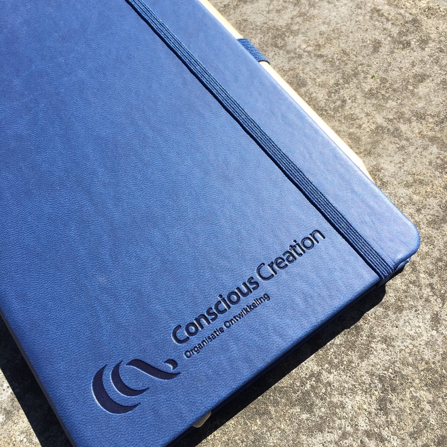 Castelli Soft Touch Blauw met preeg the notepad factory