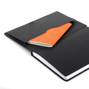 envelop achter in het boek