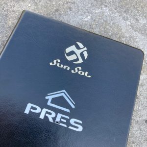 Sandra_metal logo Zilver vs Goud