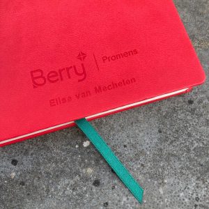 Notitieboek met eigen naam -