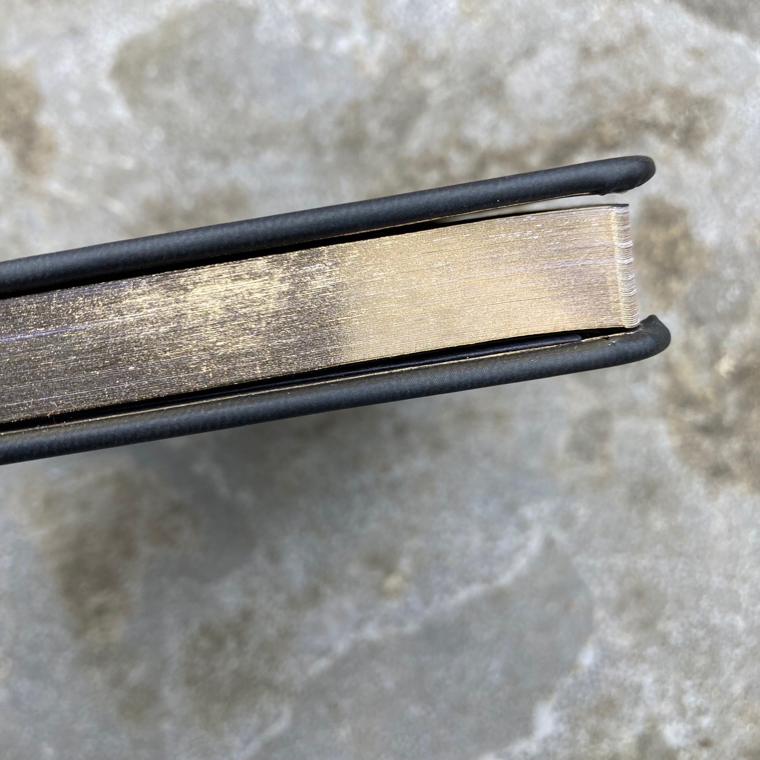 Goud op snede op 100% Custom notitieboek